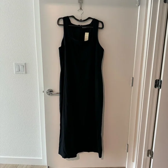 Abercrombie & Fitch Linen-blend shift maxi dress in black - Picture 3 of 5